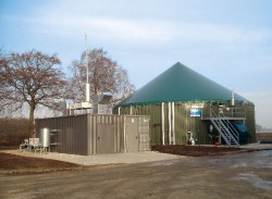 Die Biogasanlage hat eine elektrisch installierten Leistung von 75 kW.